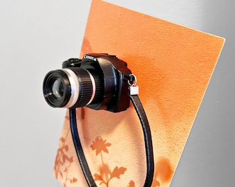 Mini Retro Camera Fridge Magnet, Fun Vintage Style Decor for Photographers – Unique Gift for Kitchen, Housewarming, Birthday, Retro Lover