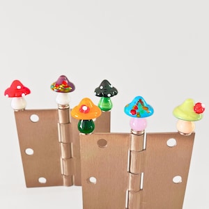 Glassvampgångjärnstoppare/gångjärnshuvud, magnetisk minisvamp för dörrgångjärn eller kylskåp, söt handgjord heminredningsgåva