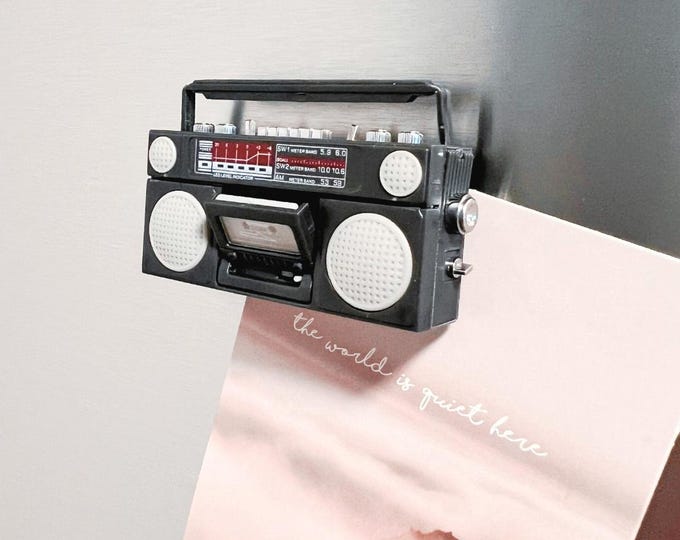 Retro Mini Tape Player Fridge Magnet – 3D Vintage Style Cassette – Unique Retro Music Gift, Housewarming & Birthday Home Decor