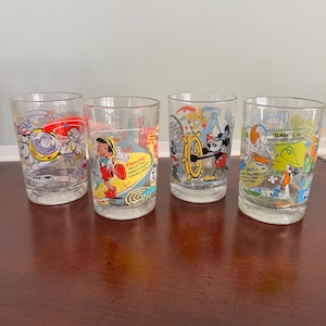 Vintage 2001 Walt Disney World 100 Years of Magic McDonalds Glasses Set of 4 Disney Collectible Tumblers Buzz Lightyear Mickey Mouse afbeelding 1