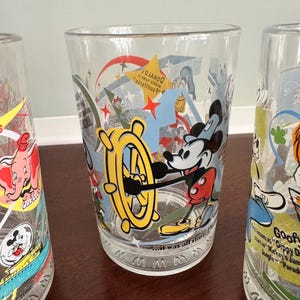 Vintage 2001 Walt Disney World 100 Years of Magic McDonalds Glasses Set of 4 Disney Collectible Tumblers Buzz Lightyear Mickey Mouse afbeelding 5
