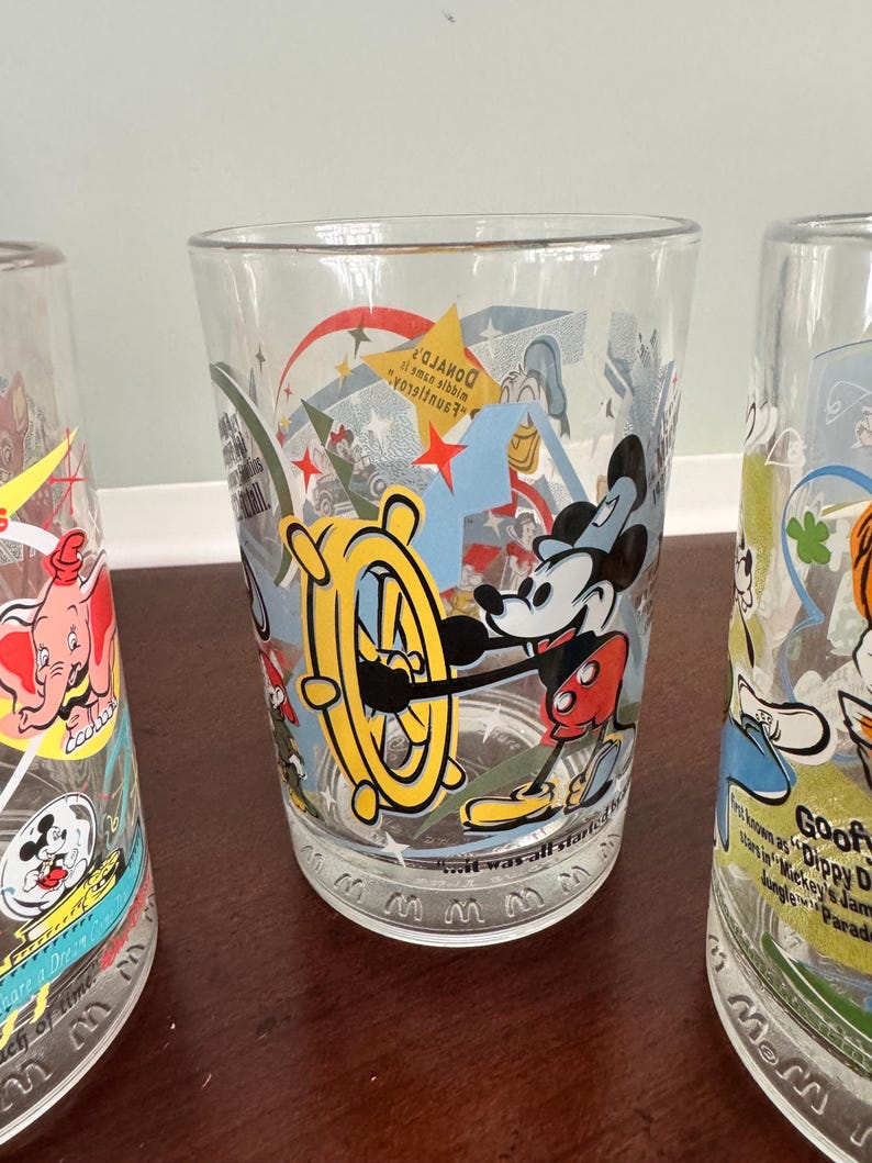 Vintage 2001 Walt Disney World 100 Years of Magic McDonalds Glasses Set of 4 Disney Collectible Tumblers Buzz Lightyear Mickey Mouse afbeelding 5