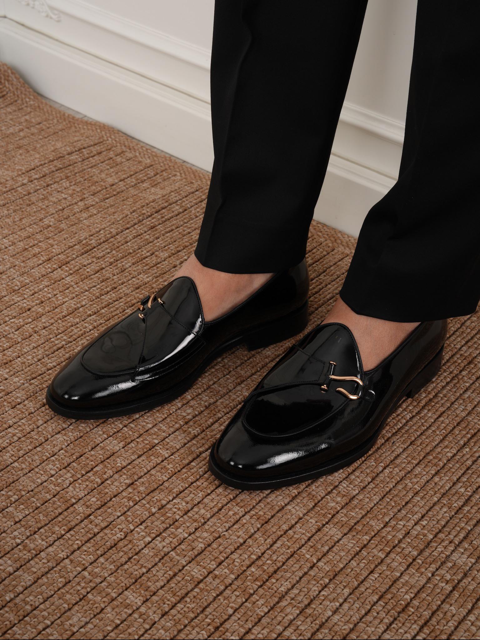 gold and black mens dress shoes Men's Gold Loafers: Leather Dress Shoes Buying Guide