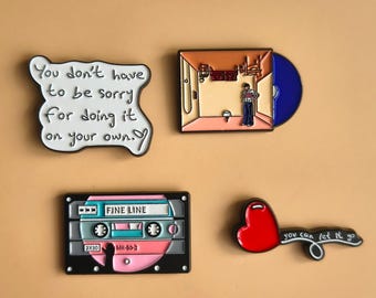 Letras de pins esmaltados de Harry Styles | Álbum de Harry's House, Matilda, Pin de línea fina