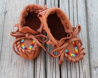 Beaded baby moccasins ,  Leather baby moccasins, Infant moccasins , baby gift, soft sole shoes , baby house shoes , custom moccasins