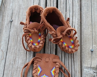 beaded baby moccasin set, buckskin leather moccasins with medicine bag, baby shower gift