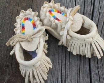 Beaded baby moccasins, Infant moccasins ,  fringed baby moccasins , leather baby moccasins , Baby shower gift