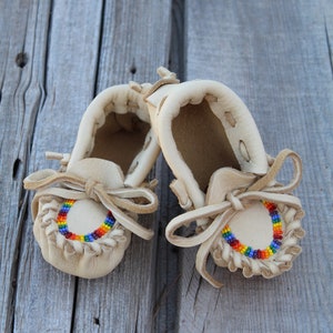 Baby moccasins, beaded baby moccasins, handmade moccasins, beaded baby shoes, rainbow beadwork for baby