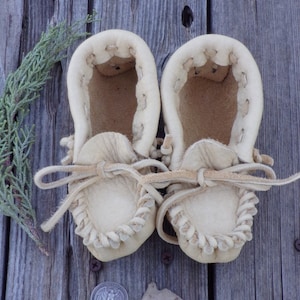 Leather moccasins , toddler moccasins, handmade moccasins , leather shoes , children&#39;s moccasins , toddler slippers