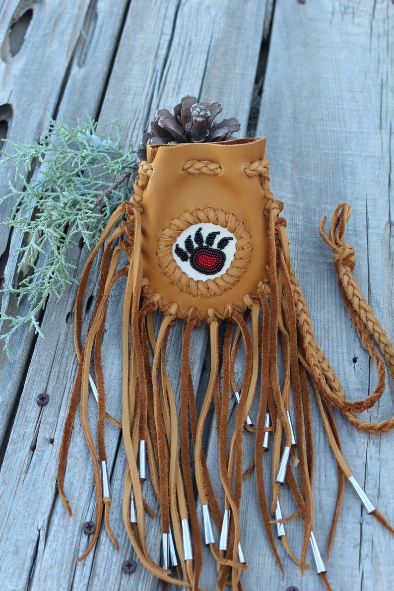 Fringed medicine bag with bear totem , Beaded amulet bag , leather necklace bag image 9