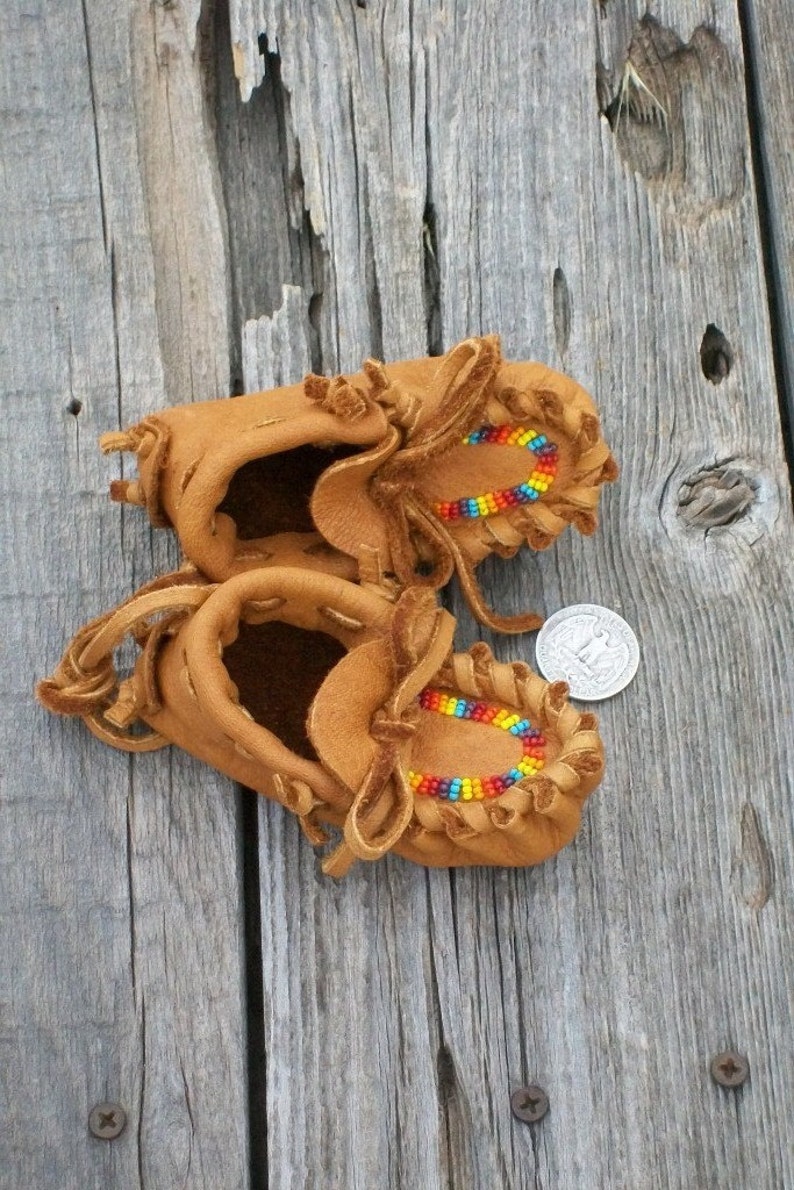 Handmade beaded moccasins , baby moccasins , beaded baby moccasins , custom moccasins , baby gift , unisex shoes , soft crib shoes image 2