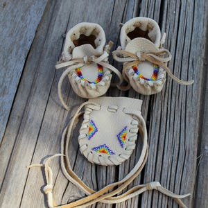 Beaded baby moccasin set, beaded moccasins, beaded medicine bag, soft buckskin leather moccasins, baby shower gift