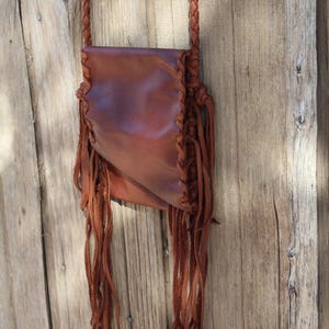 Fringed Leather Crossbody Phone Bag, Rust Color 画像 3