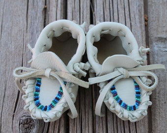 Beaded baby moccasins, 3 to 6 months, moccasins, baby moccasins, buckskin baby moccasins