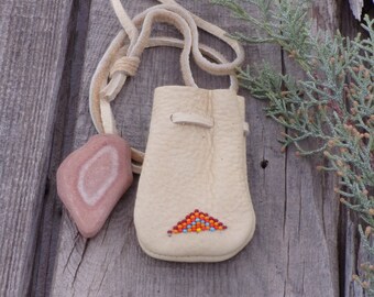 Leather bag , Small beaded pouch ,  Buckskin leather bag , Beaded coin purse ,  Gift bag , Beaded amulet bag ,