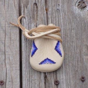 beaded medicine bag , necklace bag , buckskin leather pouch image 5