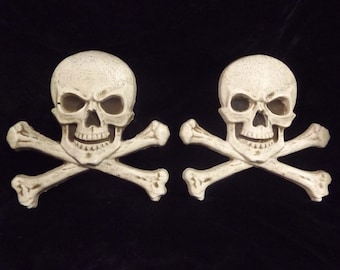 Skull And Crossbones Wall Plaque Set Gothic Home Decor Pirate Decoration Medieval Accents Renaissance Decor Skulls Cross Bones Jolly Rodger