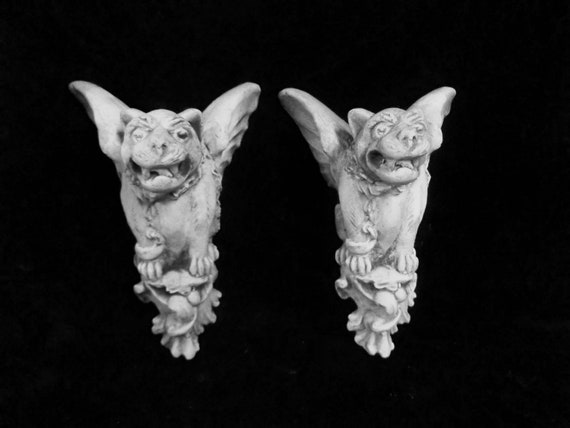 Gargoyle Wall Hangings Set Of Two 2 Small Hanging Gargoyles Renaissance Medieval Creature Indoor Outdoor Fantasy Gothic Home Garden Decor