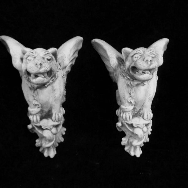 Gargoyle Wall Hangings Set Of Two 2 Small Hanging Gargoyles Renaissance Medieval Creature Indoor Outdoor Fantasy Gothic Home Garden Decor