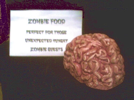 Human Brain Zombie Food Horror Statue Halloween Prop Macabre Weird
