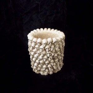 Plant Pot Skull Pile Planter Candle Holder Garden Decor Make Up Brush Holder Macabre Pen Cup Desk Accessories Catacomb Paint Brush Holder
