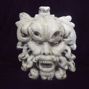 Green Man Wall Hanging, Leafman Plaque, Medieval Man, Renaissance Garden Fountain Head, Fantasy Forest Face, Gothic Home Decor, Yard Art