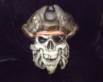 Pirate Skull Face Wall Plaque Gothic Home Decor Bearded Skeleton Pirate Decoration Indoor Outdoor Garden Hanging