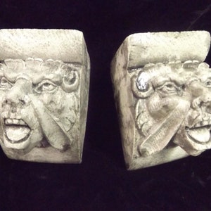 Gargoyle Bracket Set Gothic Grotesque Wall Hangings Renaissance Medieval Corbel Pair Creature Shelf Indoor Outdoor Fantasy Home Garden Decor