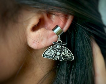 Silver Luna Moth Ear Cuff - Fake Piercing - Moon Phase Jewelry - Goth Earrings - Occult Wiccan Jewelry