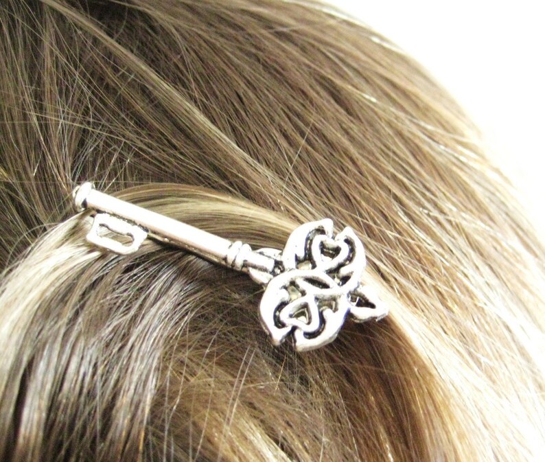2pcs Skeleton Key Wedding Hair Pins Alice In Wonderland Gift Etsy