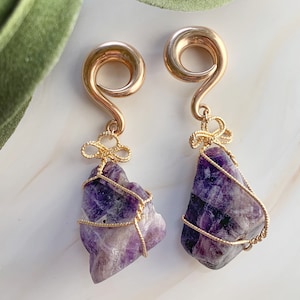 Raw Amethyst Wrap Ear Weights - Crystal Dangle Drop Plugs - 6G 2G 0G 00G - Gemstone Wedding Gauges - Gemstone Gauges