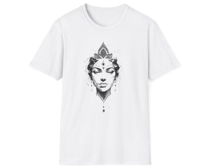 Elegant Graphic T-Shirt: Bohemian Style Ring-Spun Cotton Tee