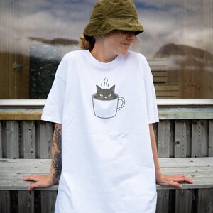 Funny Cat T-shirt, Gift for cat owners, animal lover. People who love cats