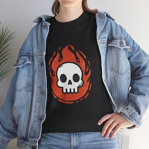 Maglietta grafica con teschio audace, unisex, in cotone pesante, per gli amanti della musica, dello skateboard, di Halloween, in stile alternativo, casual, idea regalo.