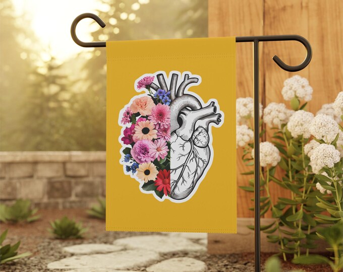 Floral Heart Garden Banner: Vibrant Outdoor Spring Decor