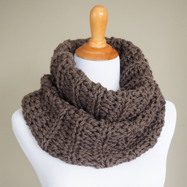 CROCHET PATTERN   Crochet Cowl Pattern    Crochet Infinity image 0