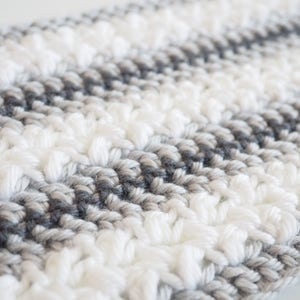 Chunky Yarn Scarf Crochet Pattern Striped Scarf Pattern Women's Easy Scarf Crochet Pattern Neck Warmer PDF Pattern image 6