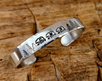 Personalized MAMA BEAR Bracelet, Cuff, 3/8 Bracelet Mama Bear, Mothers Day Mama Bear Bracelet, Gift for Grandmother, Bridal,Gift for Mom MIL