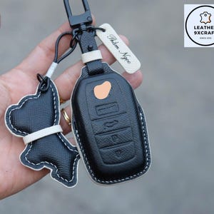 Handgjort läderfodral för 2025 Toyota Camry nyckelbricka fjärrnyckel, 2024 - 2025 Toyota Camry Hybrid Corolla RAV4, anpassad nyckelring