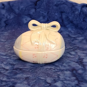 Porcelain Easter Egg w Ribbon Trinket Box Easter Holiday Home Décor, Gift for Easter, Easter Egg Box, Gift for Older Child, Gift for Mom