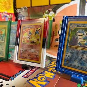 Molduras para exibição de cartas colecionáveis