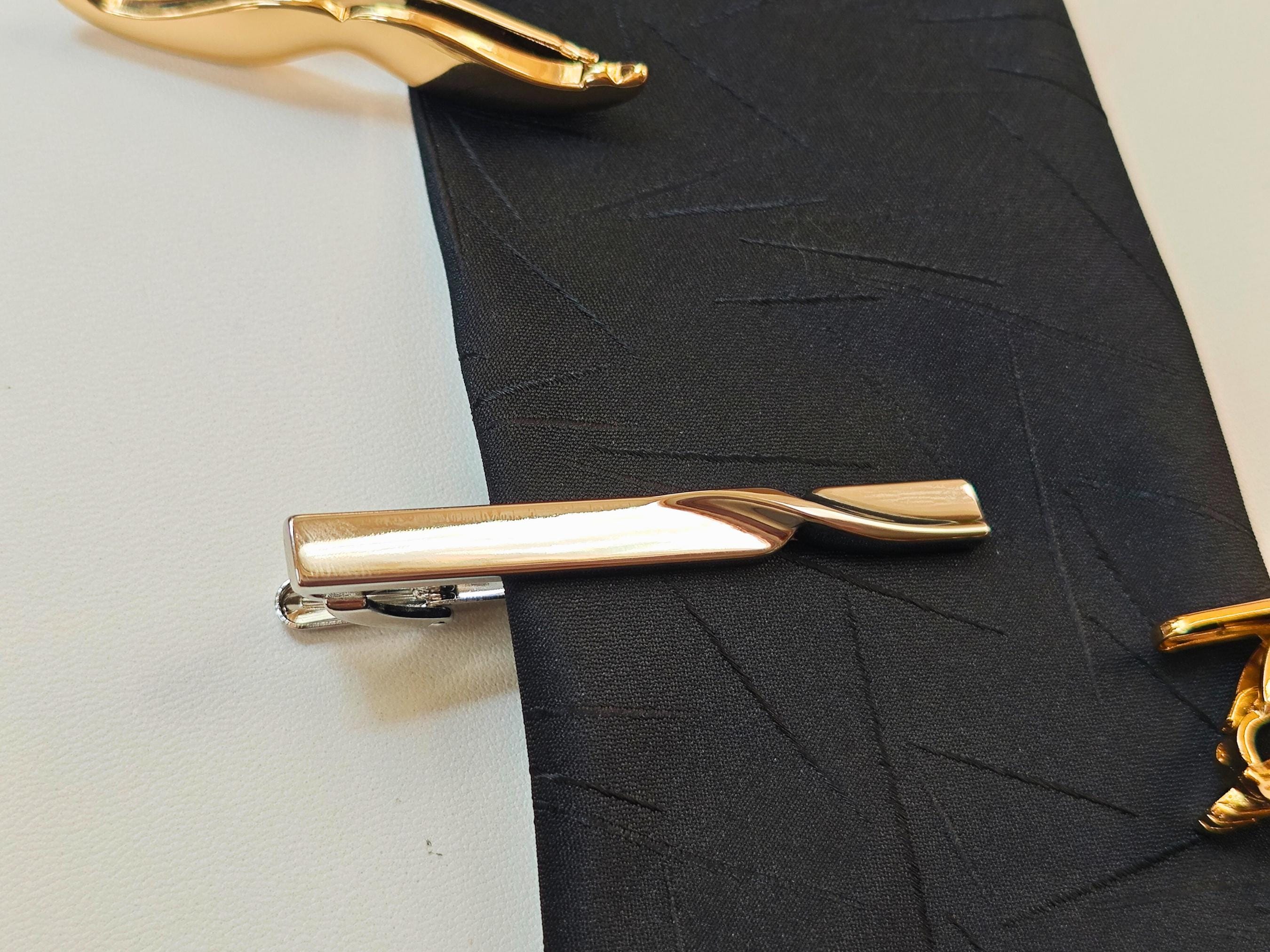 Épingle à Cravate En Or 18 Carats Sertie D'un Saphir - Occasion, Bijou Homme Vintage Et élégant
