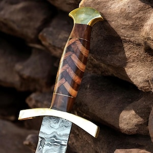 Handmade Damascus Steel Viking Sword | Real Medieval Longsword for LARP, Cosplay, Display & Unique Gift for Him or Collectors