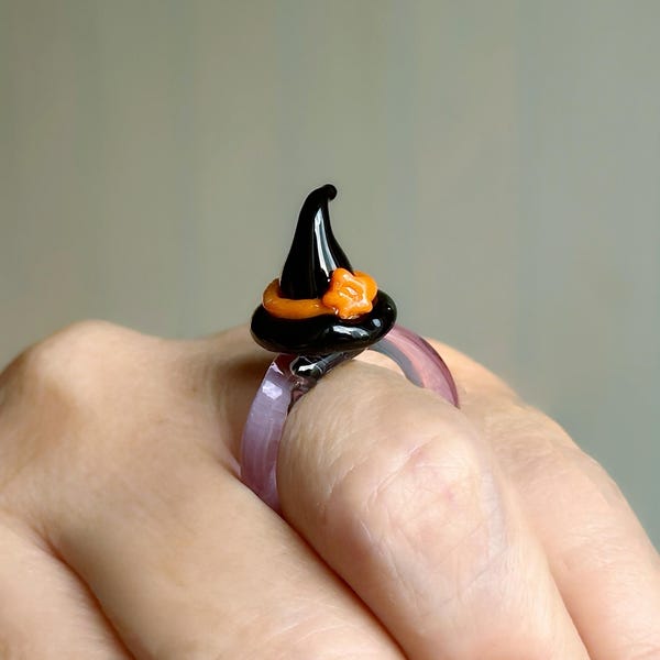 Handmade Black Witch Hat Glass Ring – Spooky Halloween Jewelry