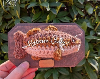 Miniatuur haakpatroon roodbaars | DIY-knutselwerk visplaquette (pdf-patroon)