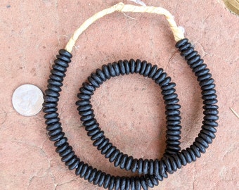 Strang Altglasperlen 13 mm dunkelbraun Guinness Recycled Glass Beads Ghana 