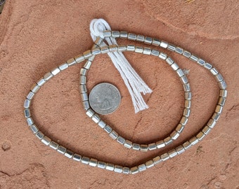 Indische Metall-Zahnradperlen: Silberfarben, 5 x 6 mm