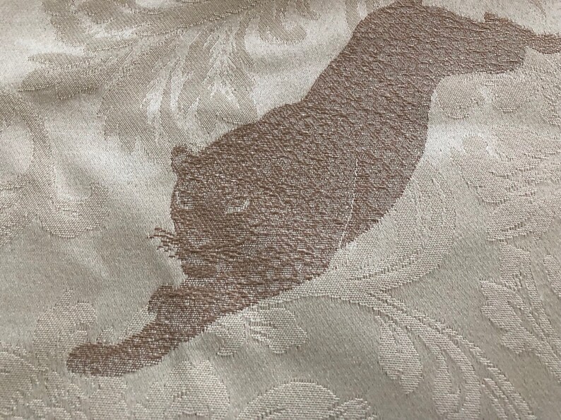 white and multicolored with elephant appliqu\u00e9 patterns Women/'s coat in gaudri cotton
