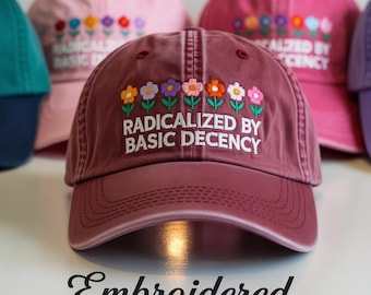 Bonnet basique brodé, accessoire féministe radical