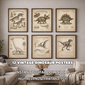 Puede incluir: Conjunto de 12 carteles de dinosaurios vintage en marcos de madera. Cada cartel presenta ilustraciones detalladas de diferentes especies de dinosaurios, con etiquetas científicas. Los carteles tienen un fondo en tonos sepia, creando una estética clásica y antigua. El texto "12 VINTAGE DINOSAUR POSTERS" es visible.